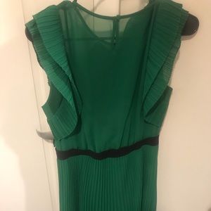 Gorgeous emerald bcbg midi dress